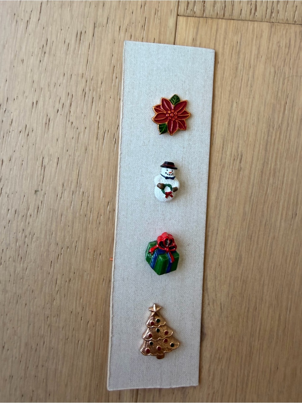 Christmas Buttons Set — Poinsettia, Snowman, Gift & Christmas Tree